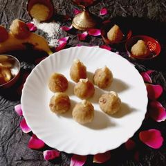 A picture of Banana modak.