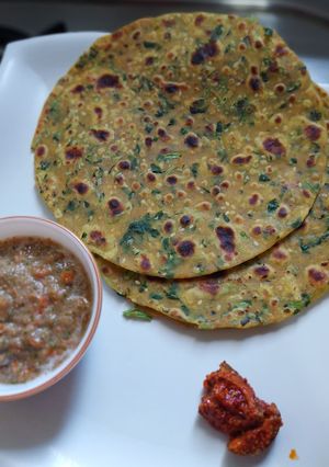 मेथी के थेपले रेसिपी मुख्य फोटो