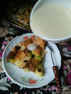 Foto resep Bread Pudding with Vanilla Sauce🍞