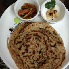 A picture of Garlic Paratha.