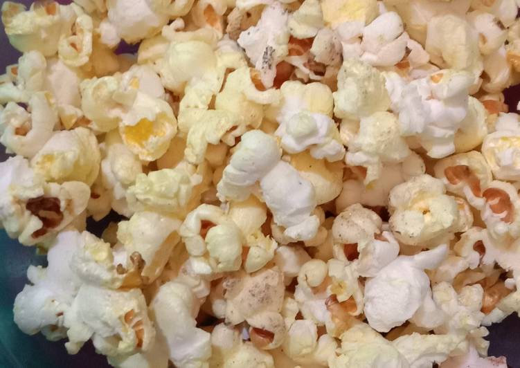 Steps to Make Quick Butter Popcorn