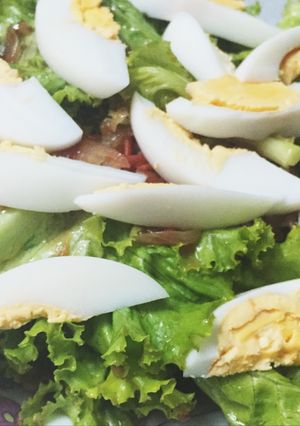 Hình của món Xà lách trộn trứng.