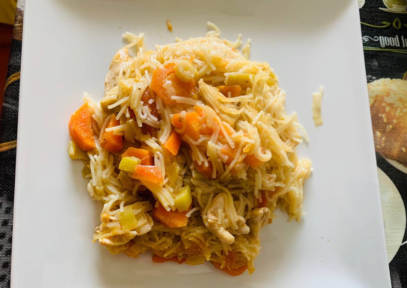 Fideuá de pollo