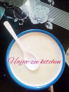 Kunun couscous da ayaba ainihin hoton girkin