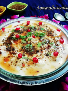 मूंग दाल के दही बड़े(moongdal k dahi bade recipe in hindi) रेसिपी मुख्य फोटो
