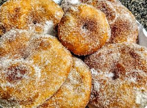 Una foto de TORTAS FRITAS Argentinas🇦🇷 hechas en Colombia🇨🇴...!