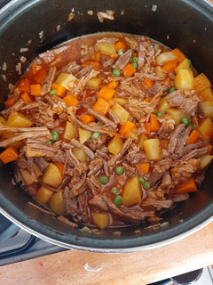Una foto de Guiso de carneDeshebrada