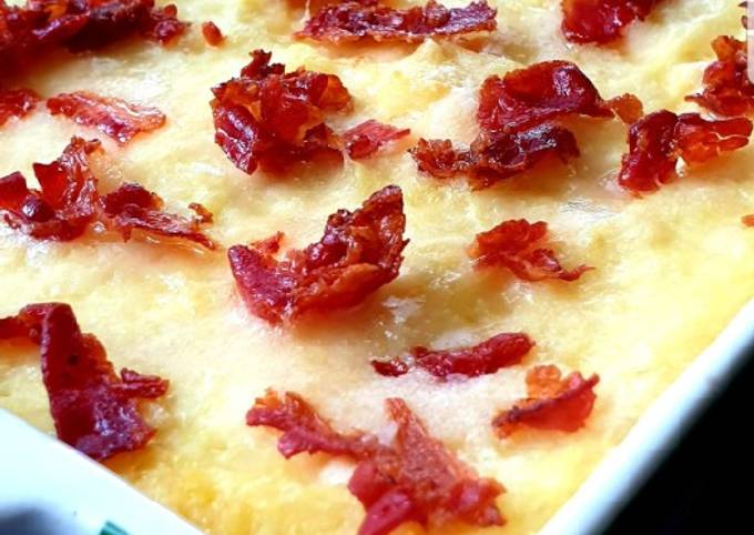 Gebratenes Kartoffelpüree mit Cheddarkäse
