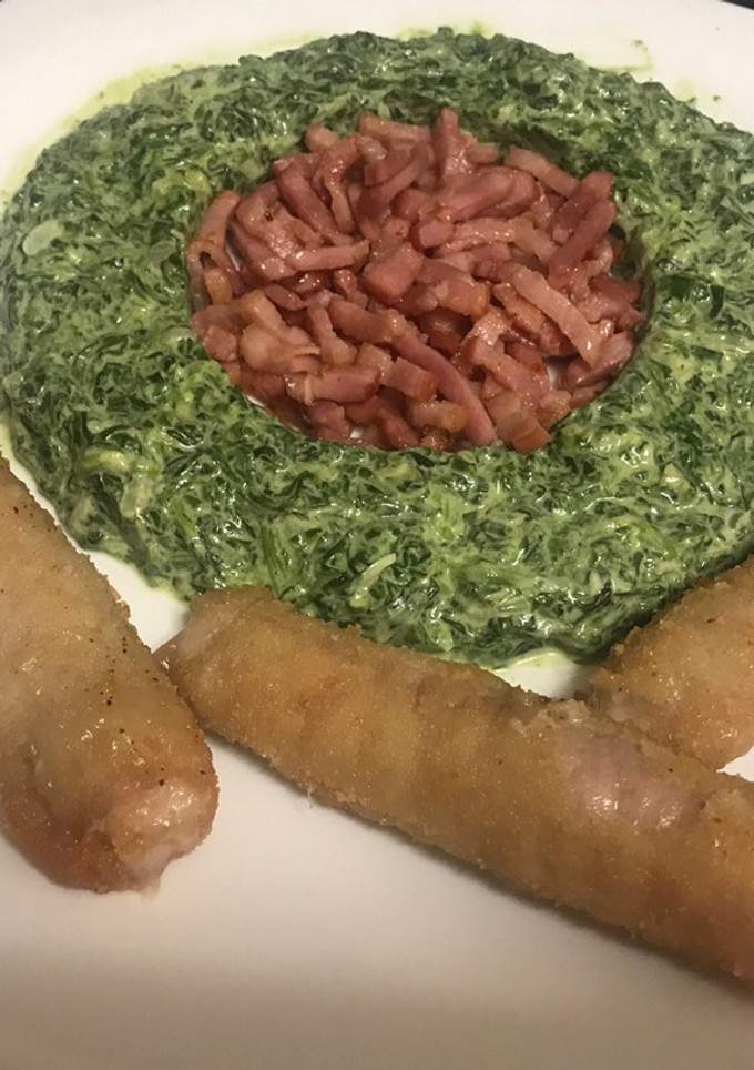 Una foto de Espinacas a la crema con bacon y flamenquines