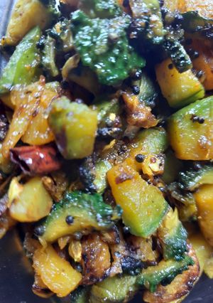 উচ্ছে ভাজা (uchche bhaja recipe in Bengali) রেসিপির প্রধান ছবি