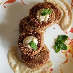 A picture of Falafal.