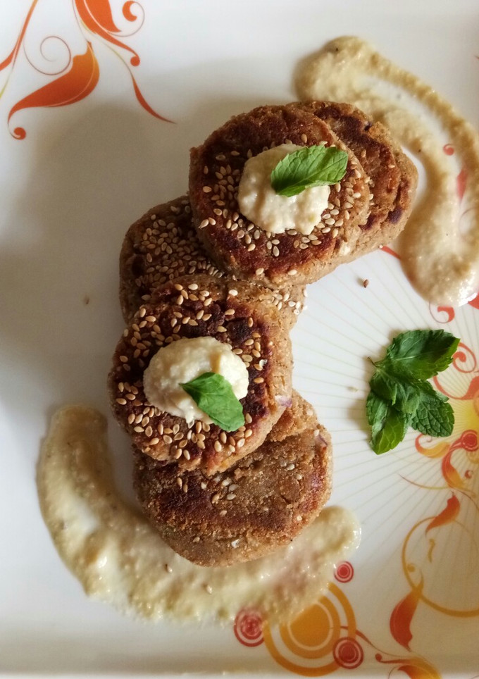 A picture of Falafal.