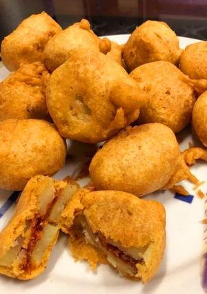 A picture of Garlic dabda (bhajiya).