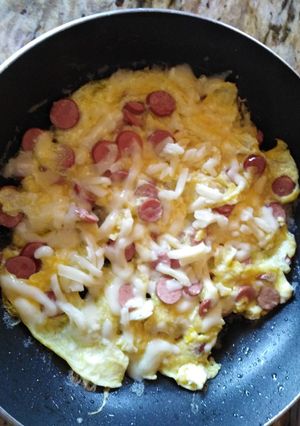صورة لوصفة بيض بالهوت دوغ و جبنة الموزاريلا