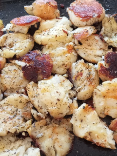 Una foto de Papas aplastadas al horno