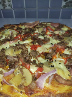 A picture of My homemade pizza 1😍.