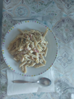 Una foto de Macarrones con panceta y gouda