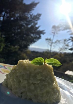 Una foto de Risotto con albahaca
