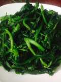 Rau cải luộc xanh, giòn