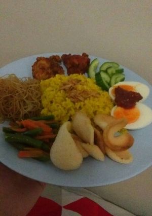 Foto resep Nasi kuning komplit