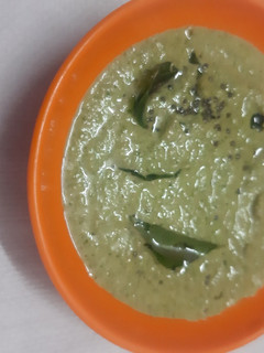 கொத்தமல்லி சட்னி (Kothamalli chutney recipe in tamil) செய்முறை முக்கிய புகைப்படம்
