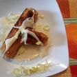 Rollitos de patata rellenos de brócoli con crema de patata y queso