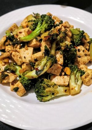A picture of Stir fry broccoli and tofu salad.