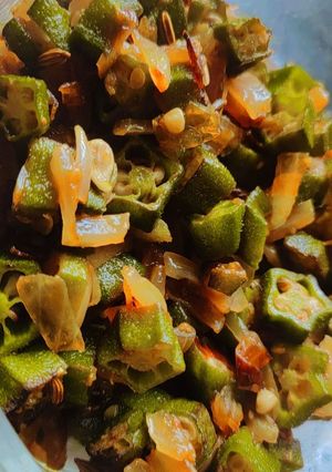 भिंडी दो प्याजा (bhindi do pyaza recipe in hindi) रेसिपी मुख्य फोटो