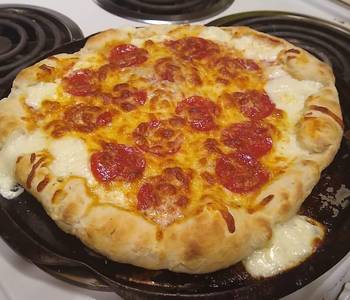 Without Fail Serving Recipe Athome Stuffed Crust Pizza Shortcut Delicious