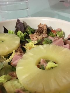 Una foto de Ensalada tropical