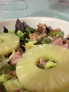 Una foto de Ensalada tropical