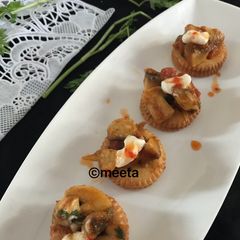 A picture of Mushroom Crackers.