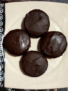 Una foto de Alfajores de Chocolate y Dulce de Leche sin TACC