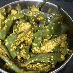 Vadhvani chilli pickle A picture of Vadhvani chilli pickle.