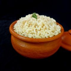 A picture of Karela vadi matta/ red rice.