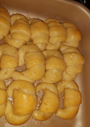 Una foto de Medialunas con falso hojaldre 🥐