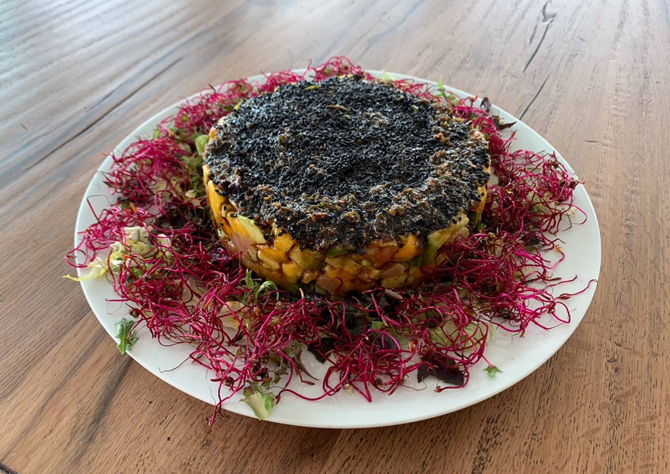Fusión de salmón, mango y aguacate
