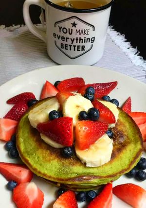 A picture of Leftover Spinach Pancakes with Berries.