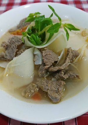Hình của món Canh măng chua nấu thịt bò.