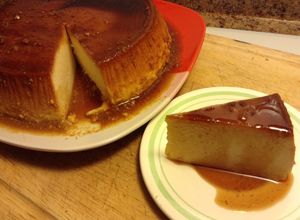 Una foto de Flan casero y cremoso