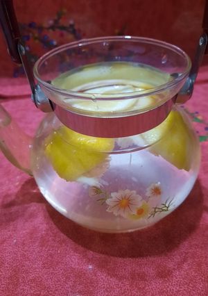 Una foto de Te de limón e hibiscus