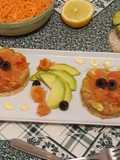 SALMONE AFFUMICATO IN SALSA GUACAMOLE Su gallette ai cereali
