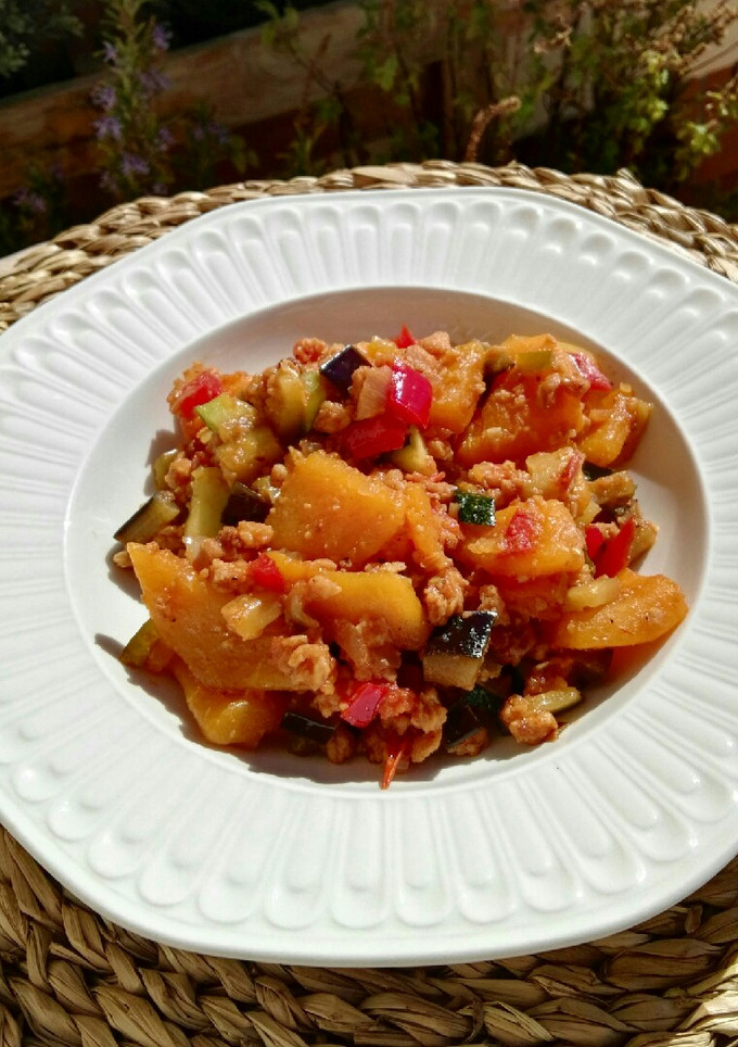 Una foto de Calabaza rehogada con soja texturizada
