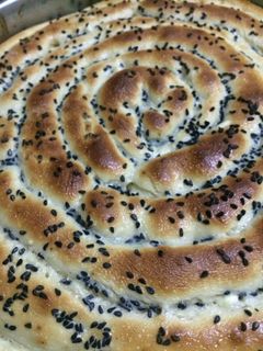 صورة لوصفة فطيره حلزونيه بالجبن