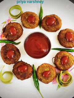 लौकी के पील और लौकी के कटलैट्स(lauki ke peel aur lauki ke cutlet recipe in hindi) रेसिपी मुख्य फोटो