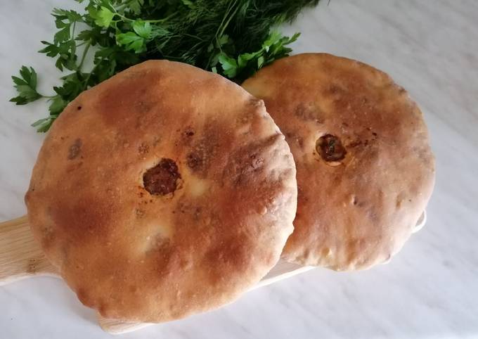 Кубдарі. Коржики з м'ясом