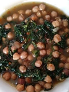 Una foto de Garbanzos con espinacas