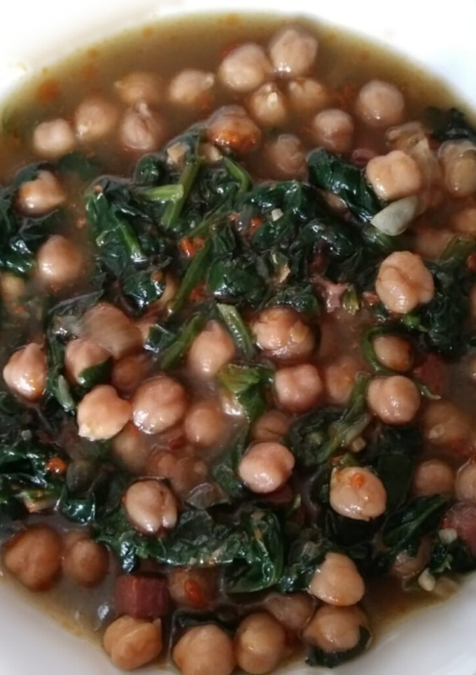 Una foto de Garbanzos con espinacas