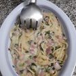 Spaghetti con salsa crema con verdeo y jamón....