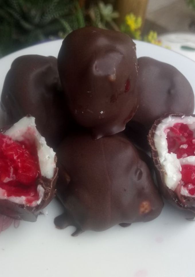 Una foto de Frambuesas bañadas en chocolate
